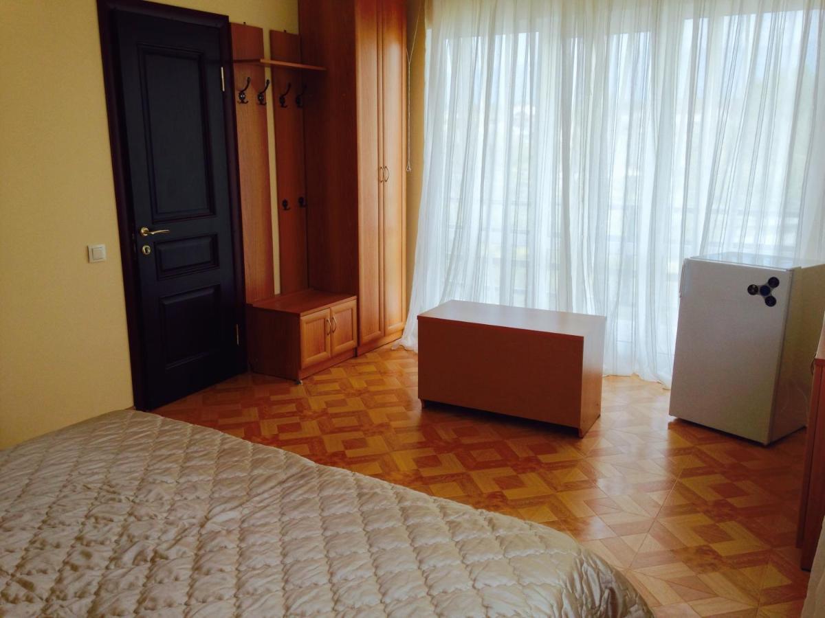 Rozalin Guest House Gudauta Oda fotoğraf